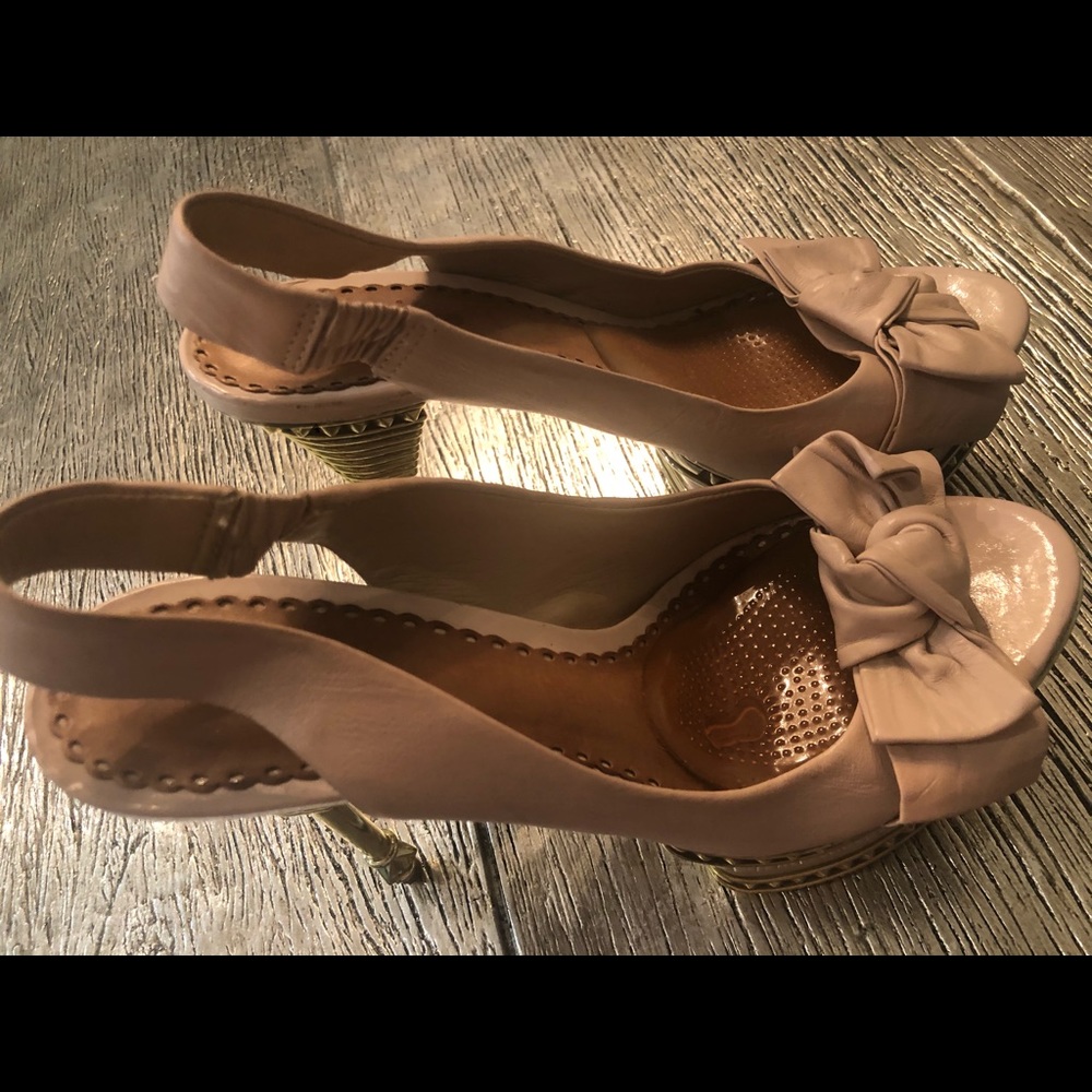 Bebe heels blush with gold heels